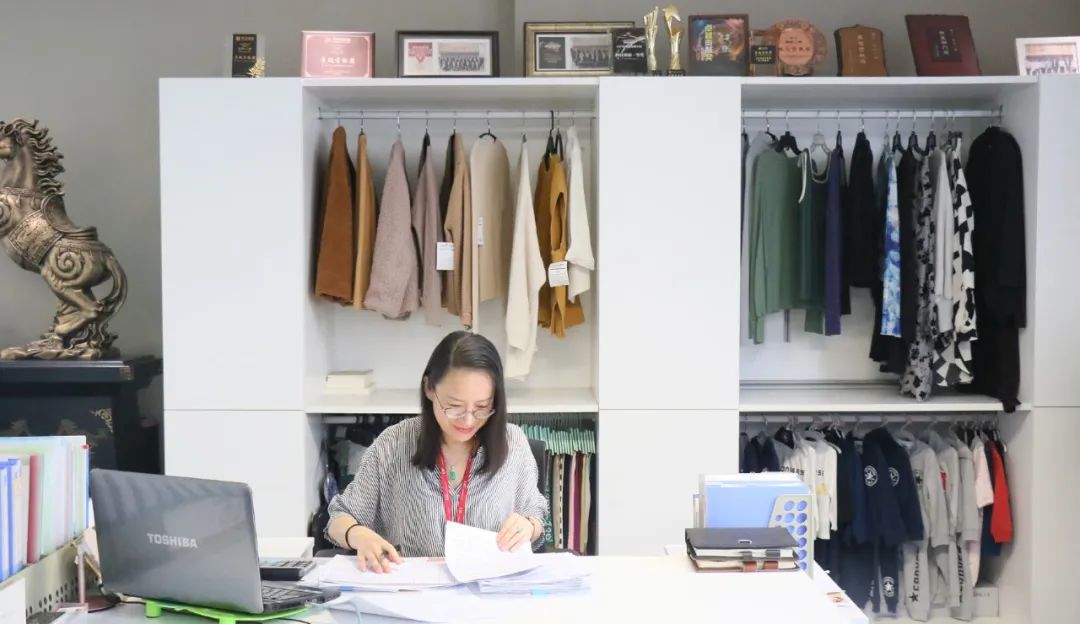 表彰！聯(lián)橋集團劉秀芬榮獲“全國紡織工業(yè)勞動模范”稱號
